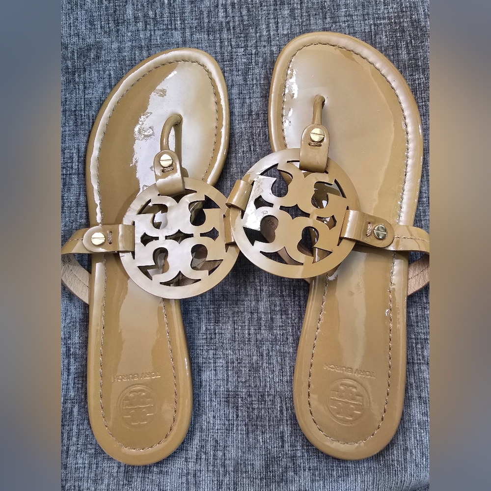 Tory Burch Beige Patent Leather Logo Thong Sandals - Picture 8 of 8